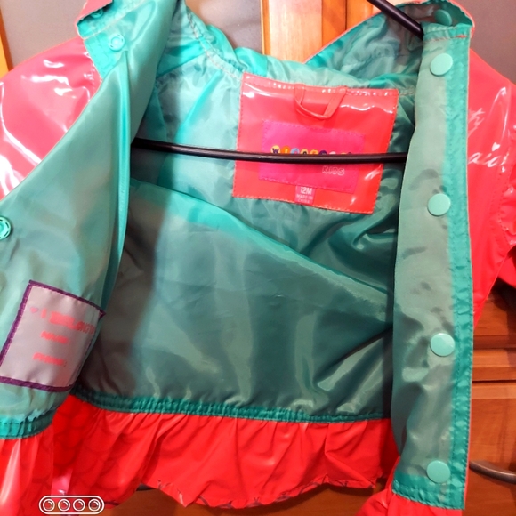 TODDLER RAIN 🌧 COAT - Picture 3 of 5